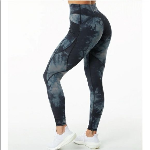 Surface Pocket Legging - Picture 2 of 6